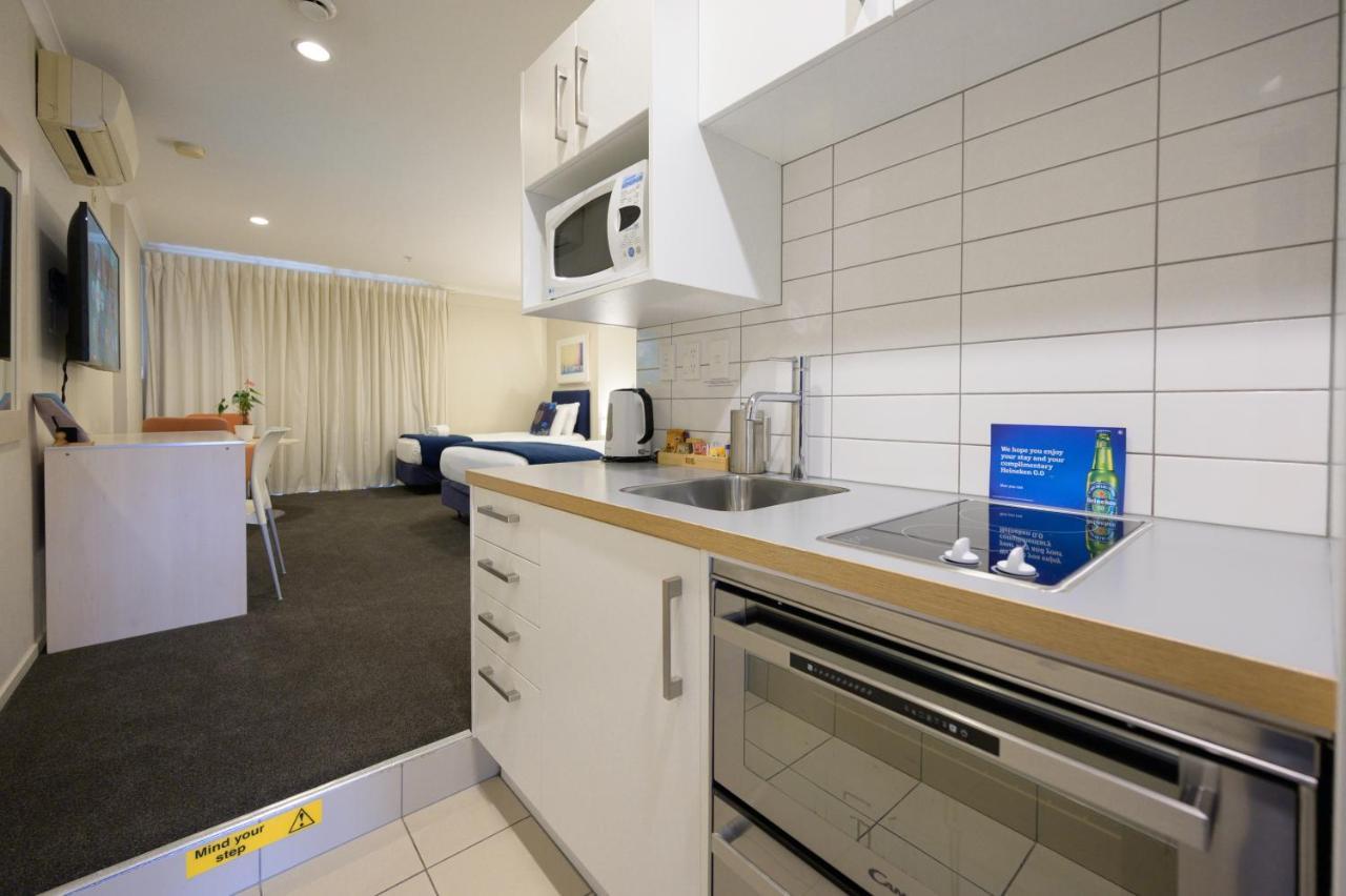 U Residence Hotel Веллингтон Экстерьер фото